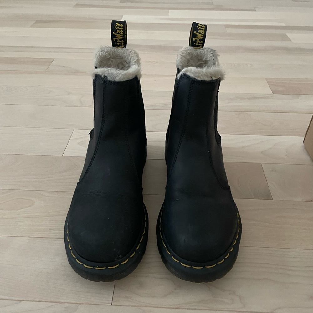 Dr. Martens Women's Black Fleece-Lined Leonore Boots